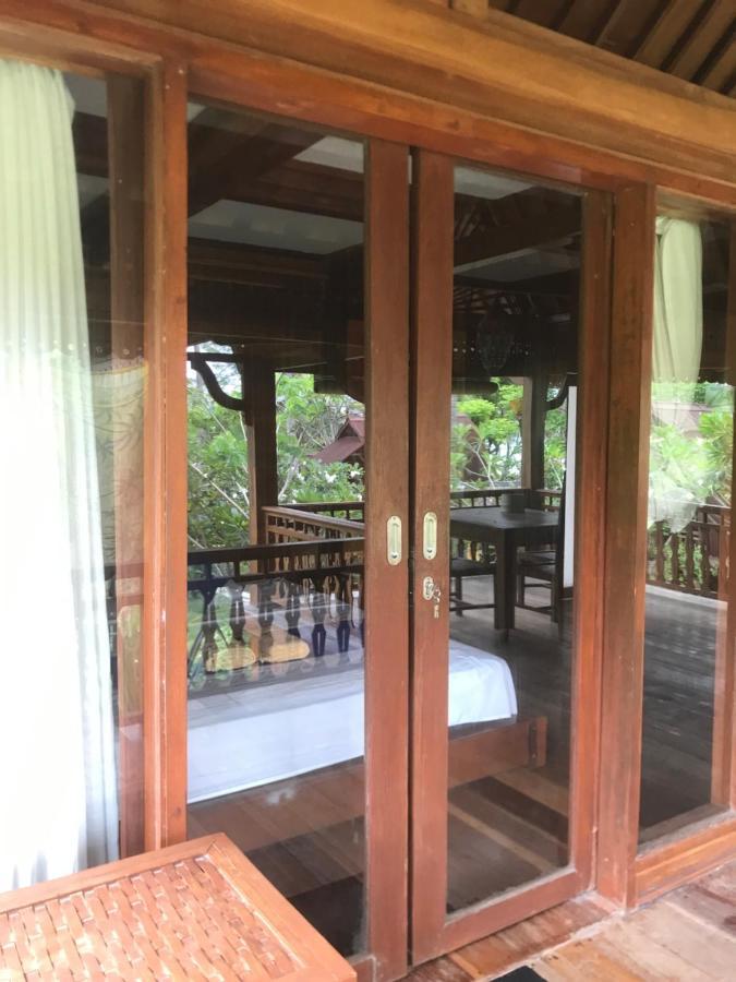 The Exile Sunset Bar & Bungalow Gili Trawangan Extérieur photo