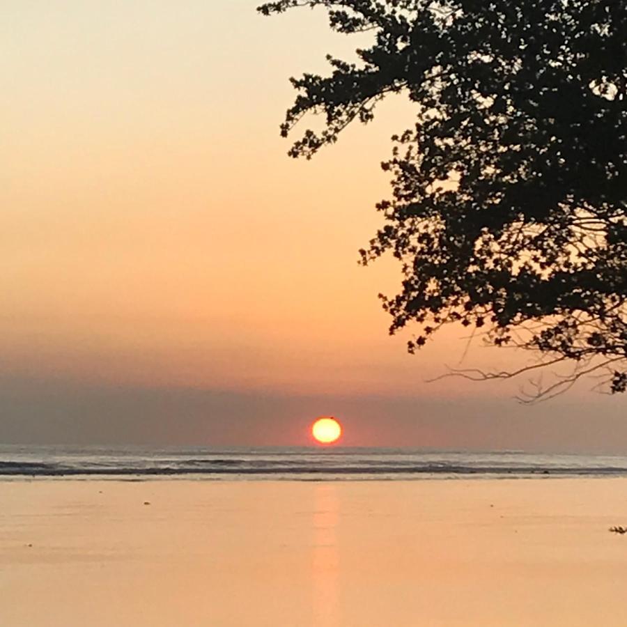 The Exile Sunset Bar & Bungalow Gili Trawangan Extérieur photo